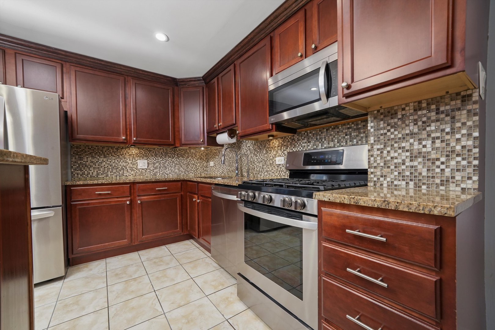 712 Dempster Street #F209, Mount Prospect, IL 60056