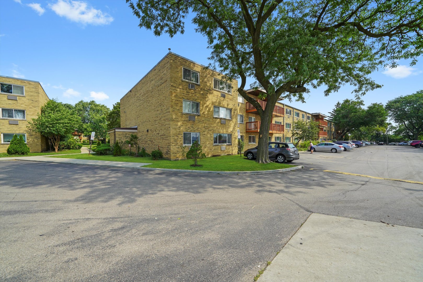 712 Dempster Street #F209, Mount Prospect, IL 60056