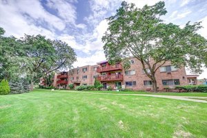 712 Dempster Street #F209, Mount Prospect, IL 60056