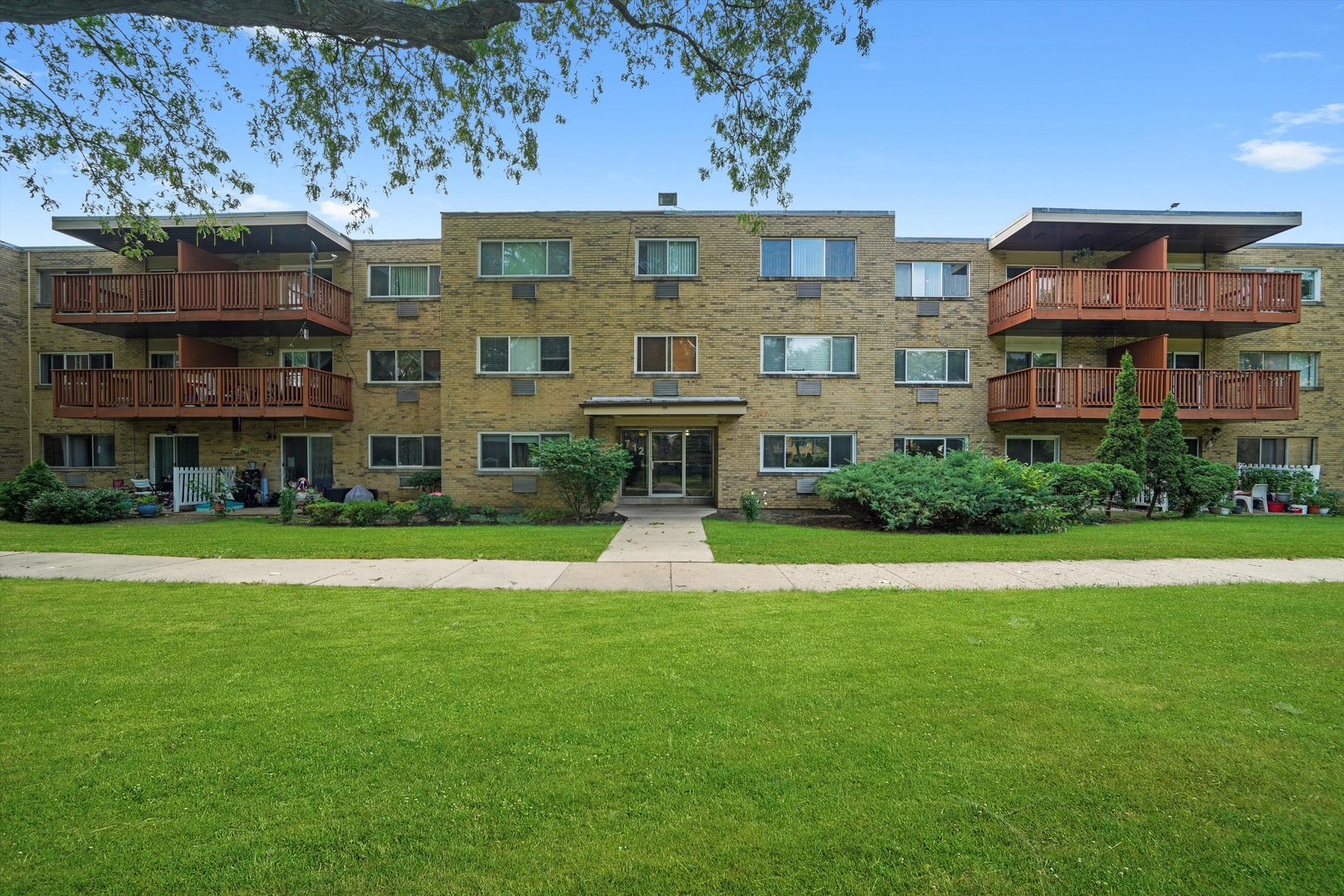 712 Dempster Street #F209, Mount Prospect, IL 60056
