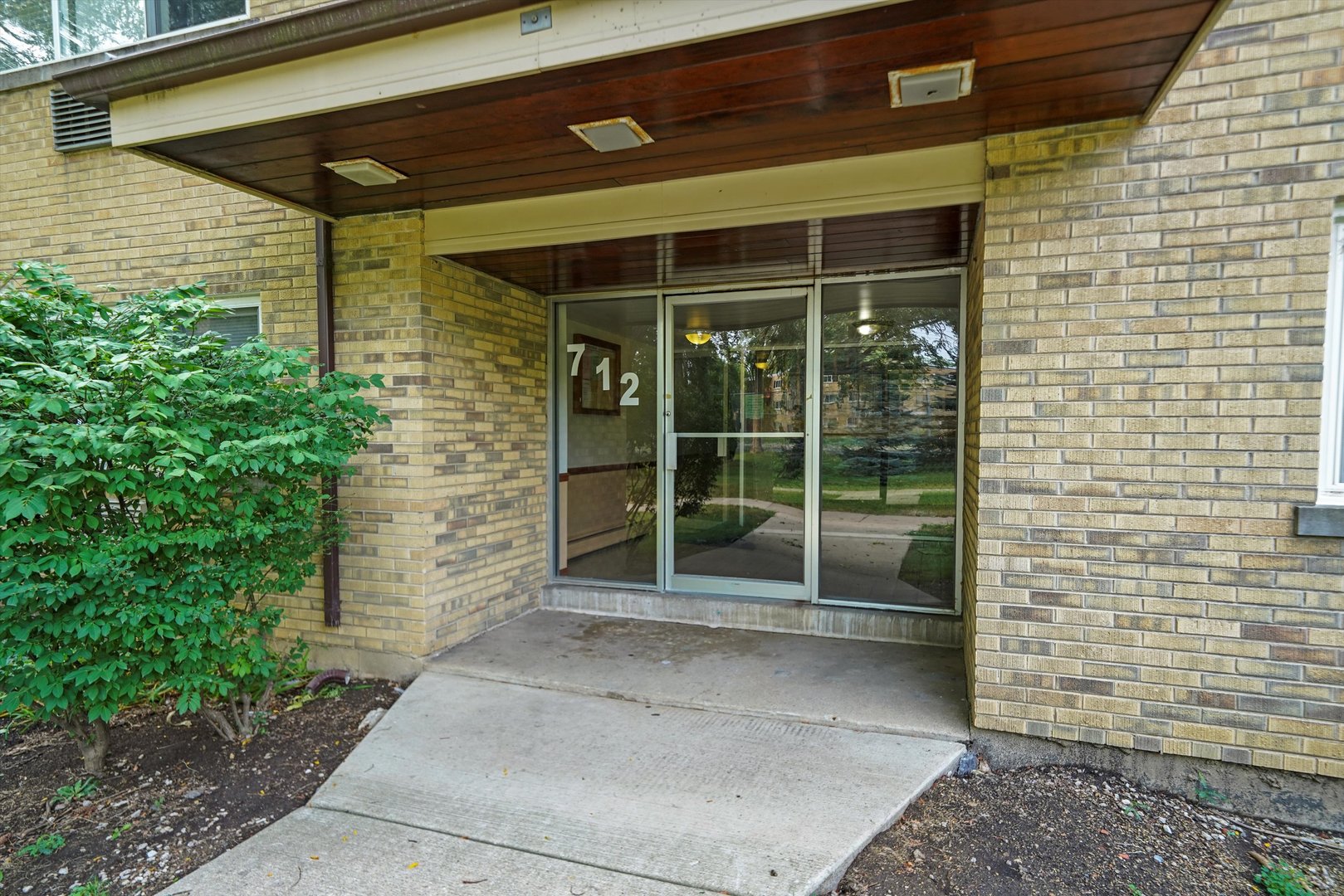 712 Dempster Street #F209, Mount Prospect, IL 60056