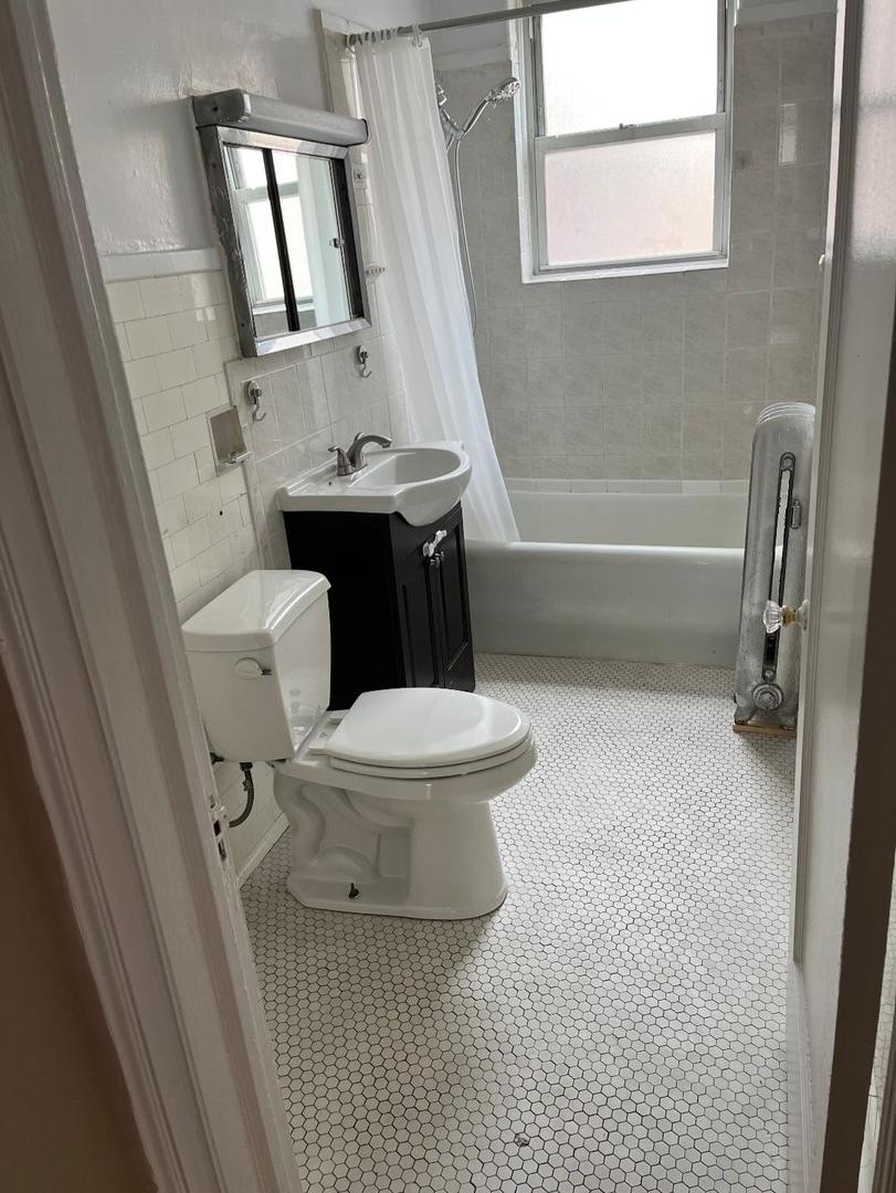 1226 W Pratt Boulevard #3-S, Chicago, IL 60626