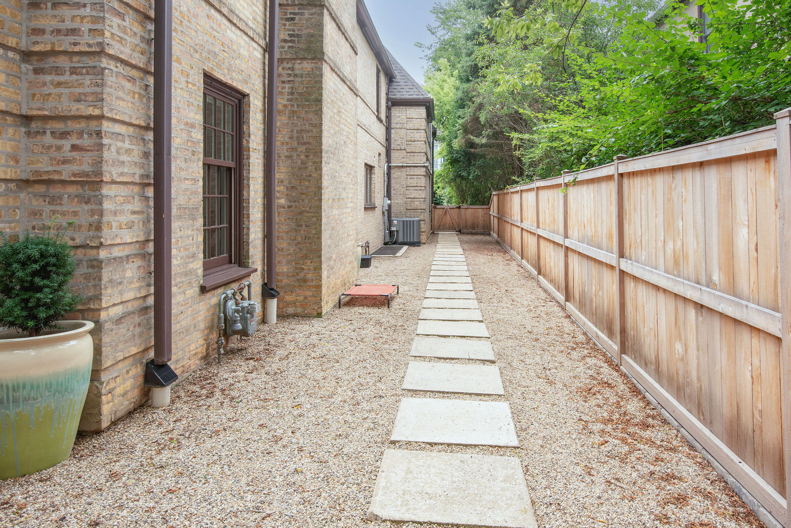 1610 Linden Avenue, Highland Park, IL 60035