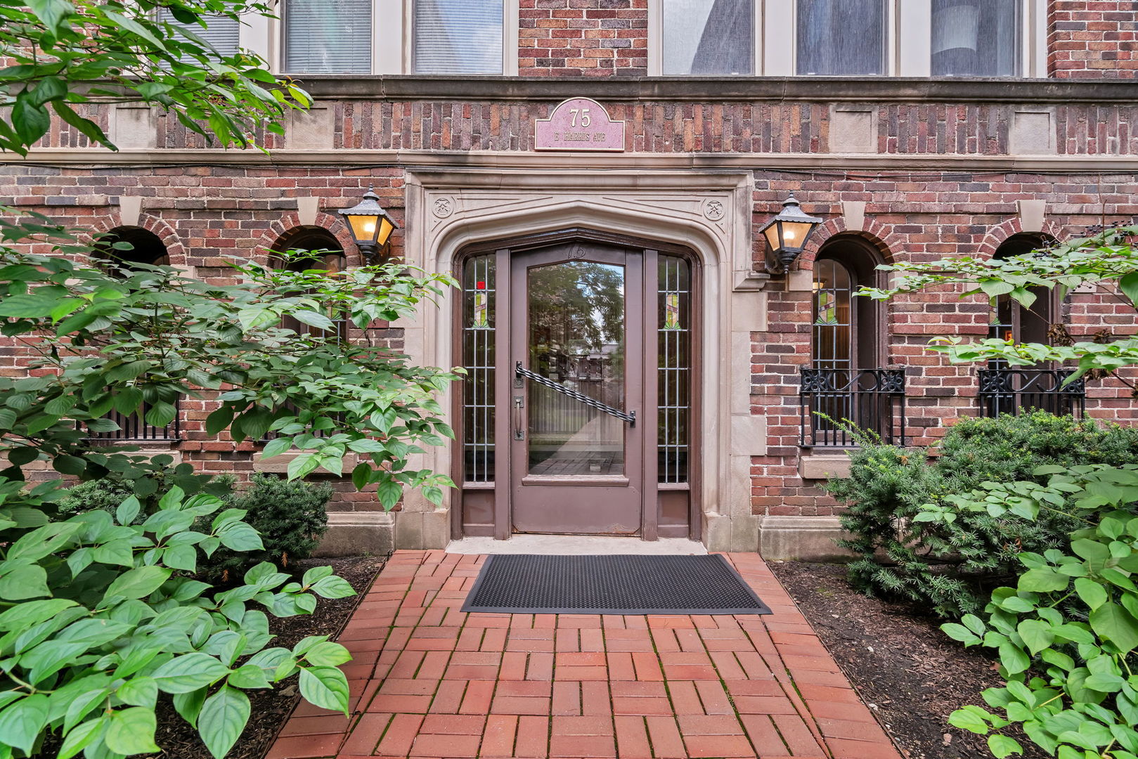 75 E Harris Avenue #1E, La Grange, IL 60525