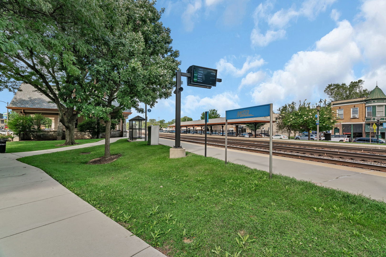75 E Harris Avenue #1E, La Grange, IL 60525