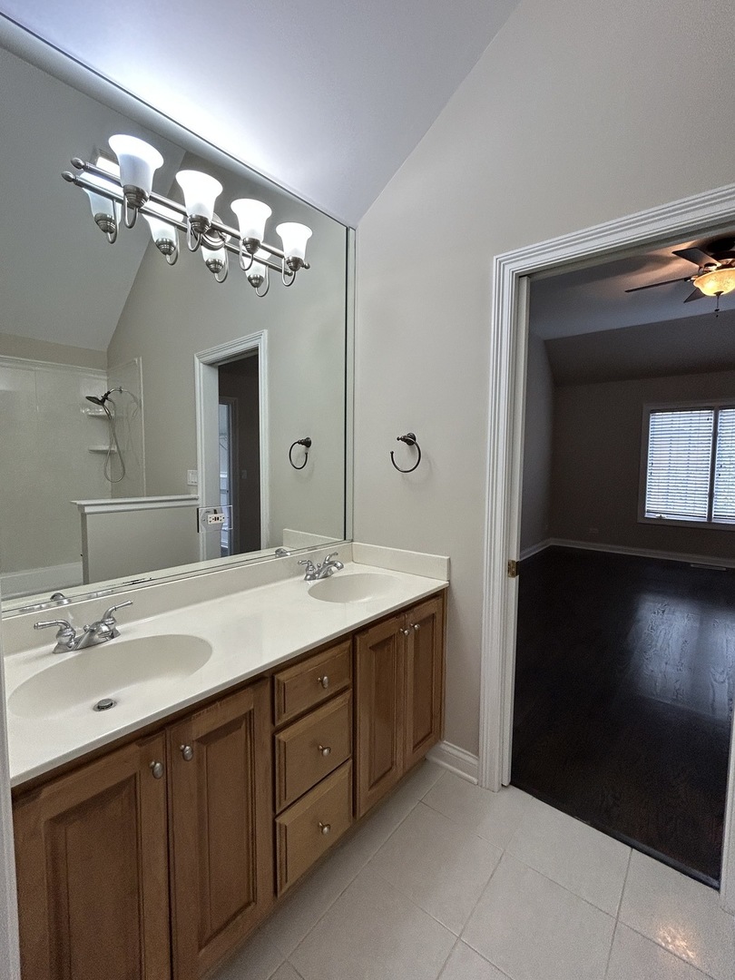 3932 Bluejay Lane, Naperville, IL 60564