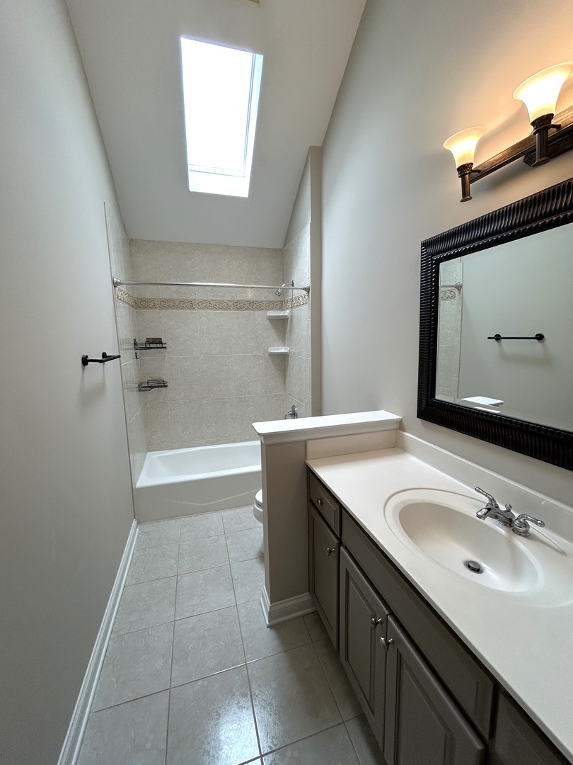 3932 Bluejay Lane, Naperville, IL 60564