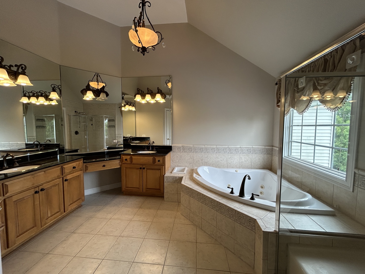 3932 Bluejay Lane, Naperville, IL 60564