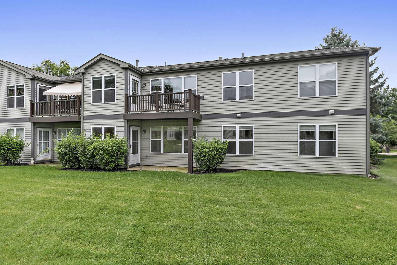 1104 Yorkshire Court #A, Elgin, IL 60120