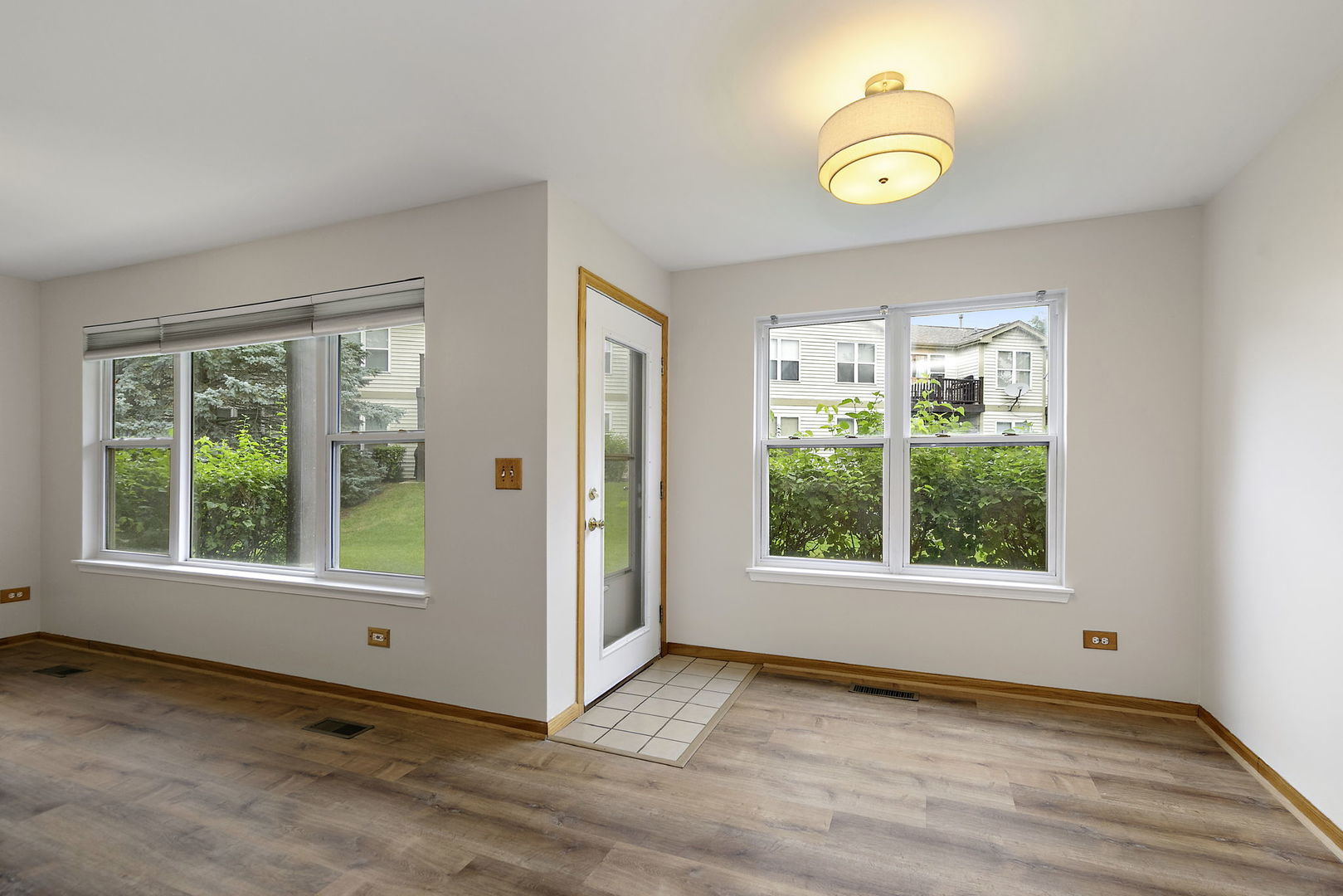 1104 Yorkshire Court #A, Elgin, IL 60120