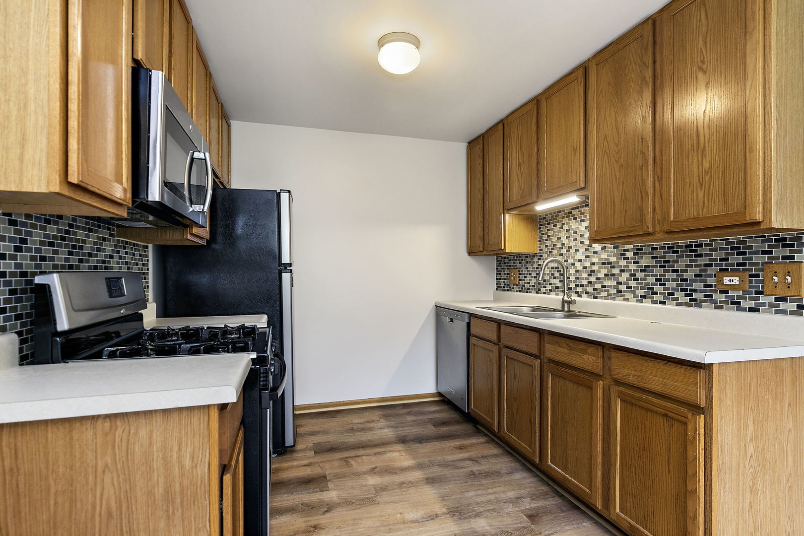 1104 Yorkshire Court #A, Elgin, IL 60120