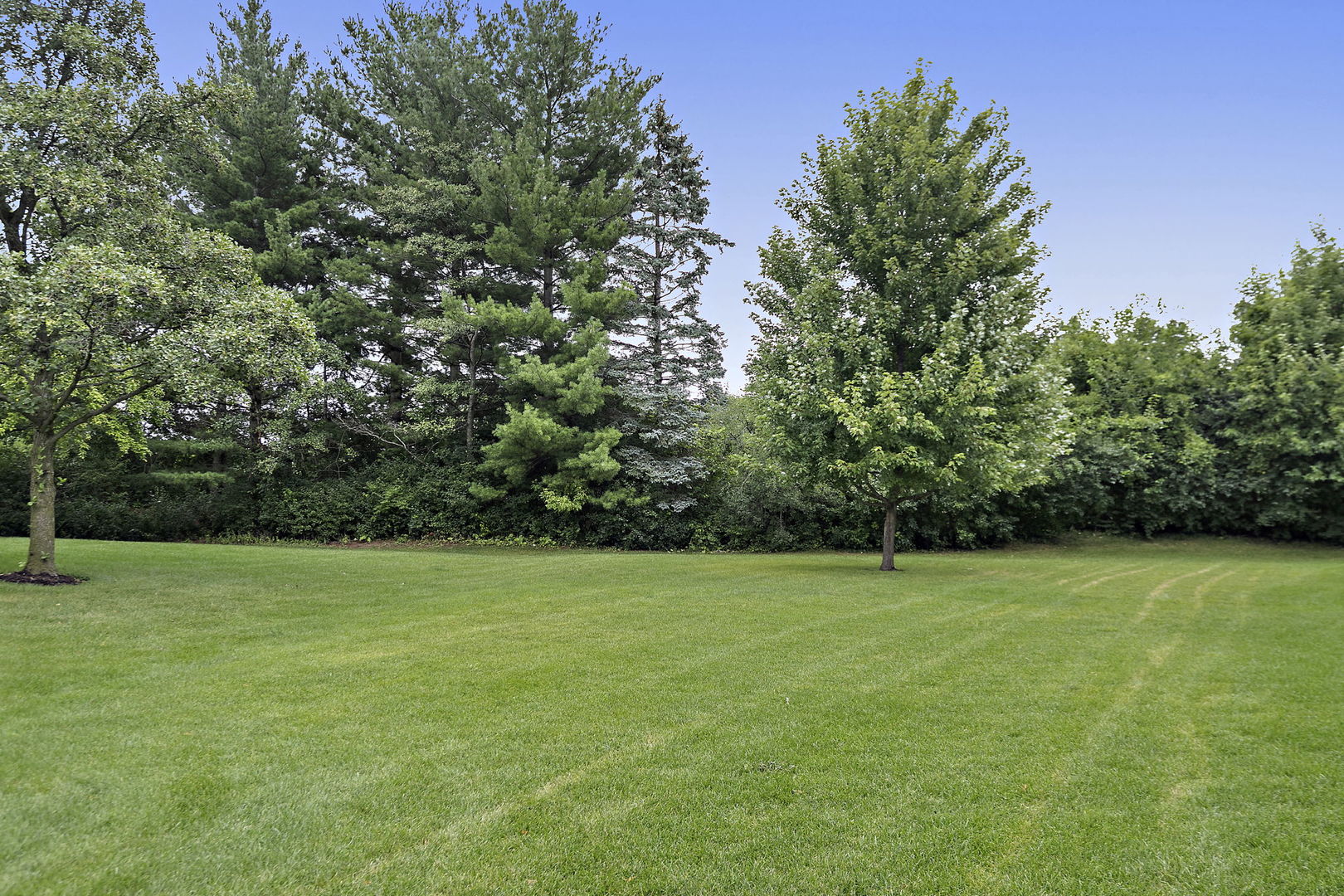 1104 Yorkshire Court #A, Elgin, IL 60120