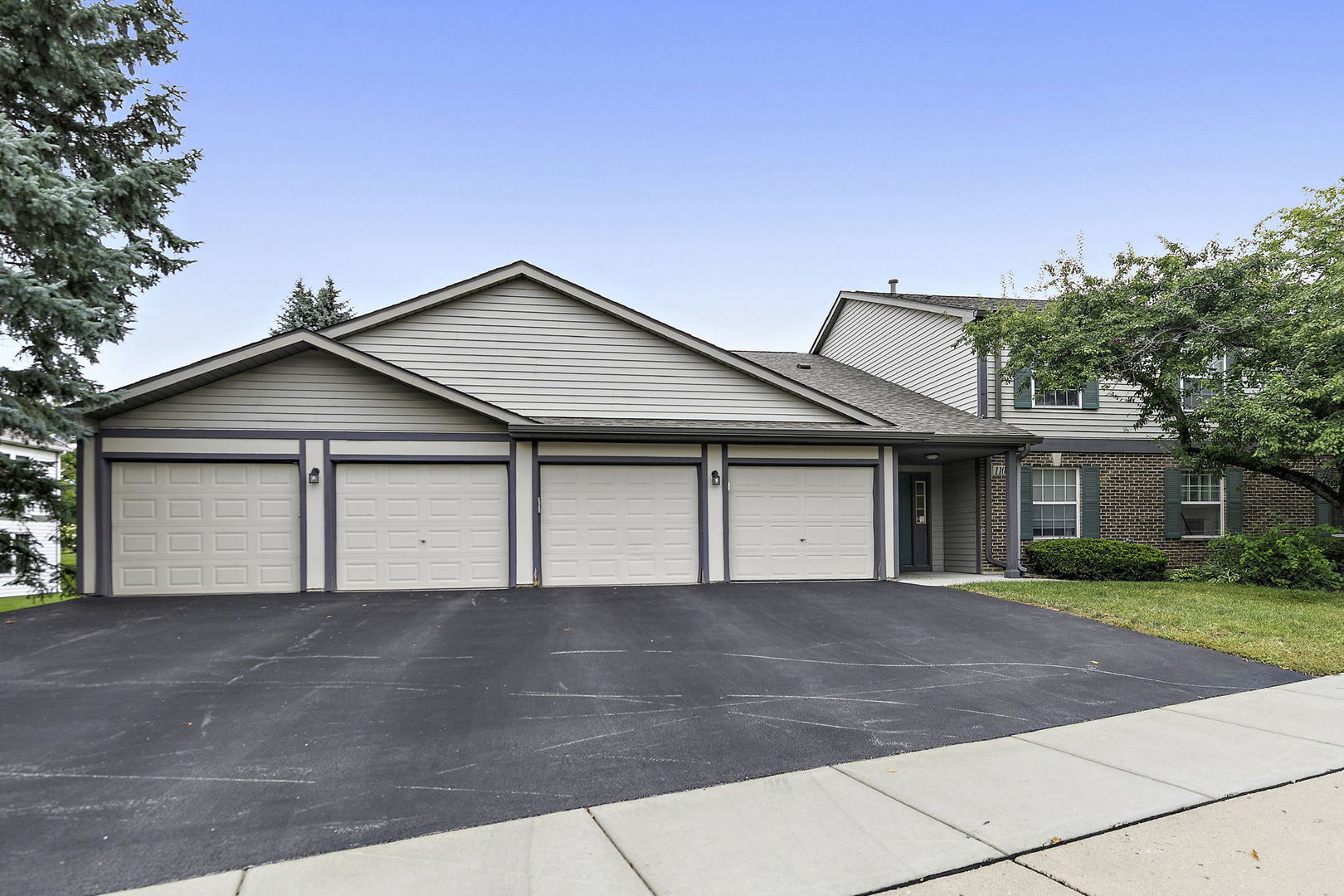 1104 Yorkshire Court #A, Elgin, IL 60120