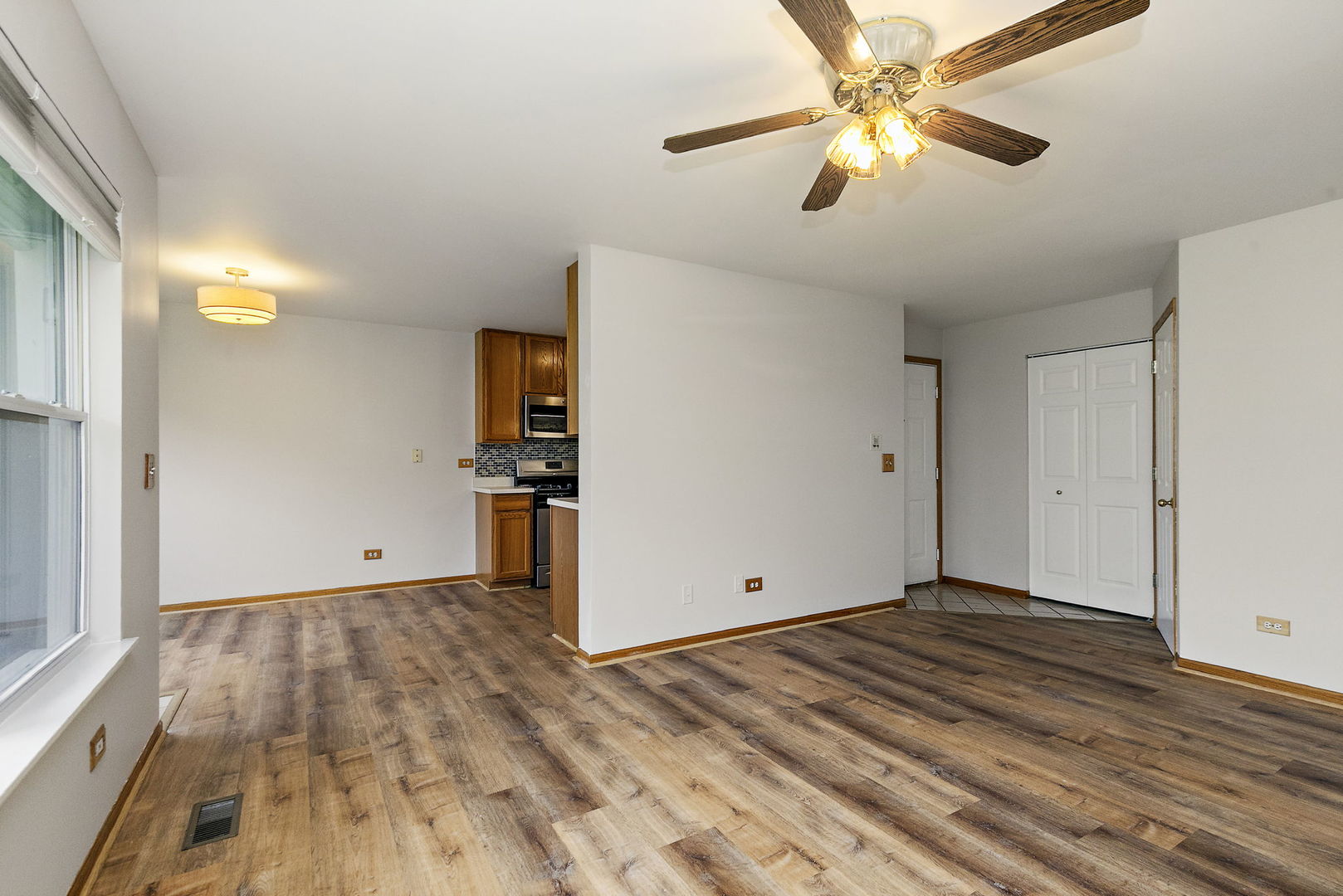 1104 Yorkshire Court #A, Elgin, IL 60120