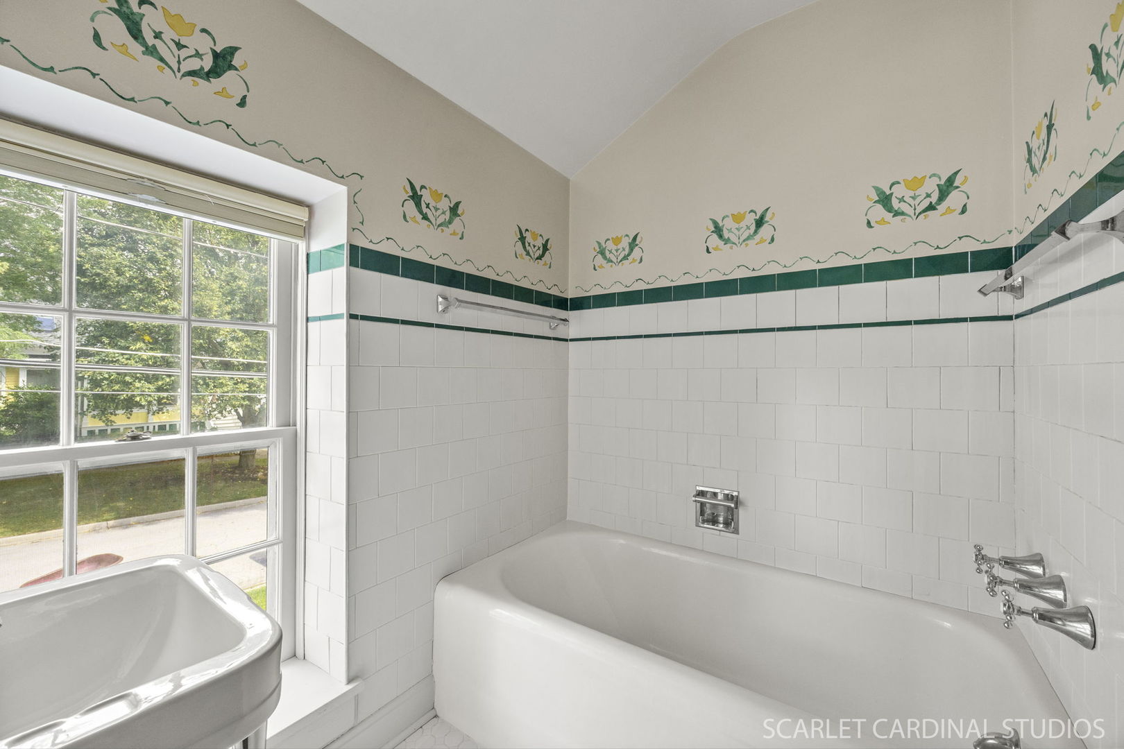 301 S 1st Street, Geneva, IL 60134