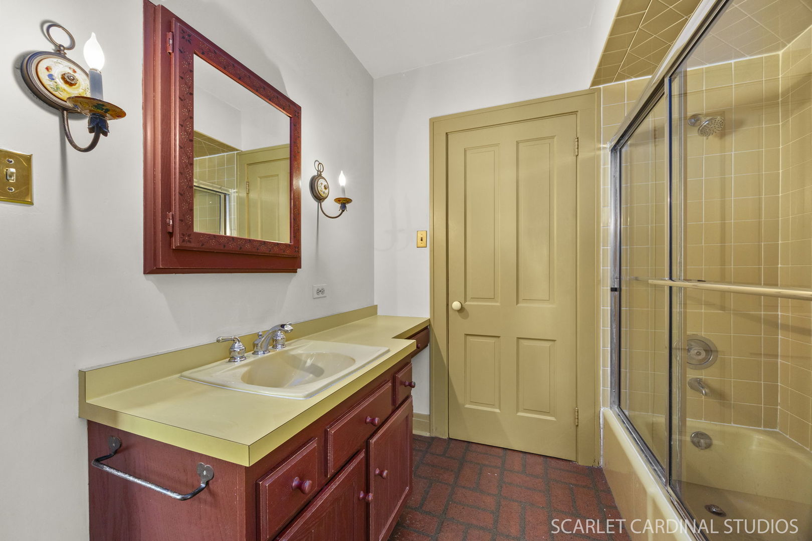 301 S 1st Street, Geneva, IL 60134