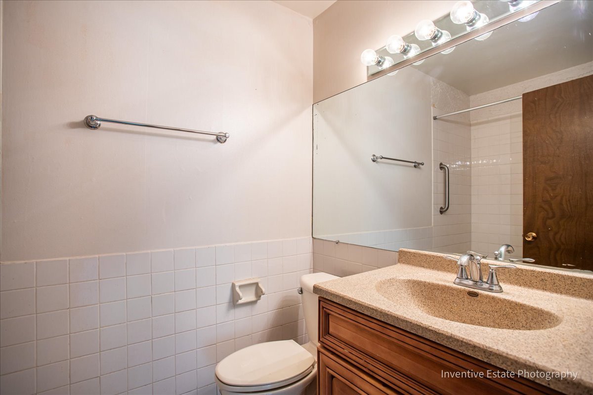 7 E Carriageway Drive #101, Hazel Crest, IL 60429