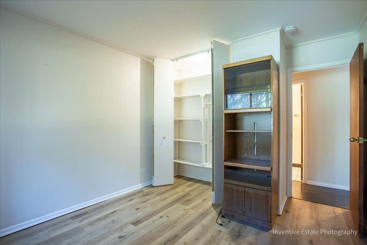 7 E Carriageway Drive #101, Hazel Crest, IL 60429