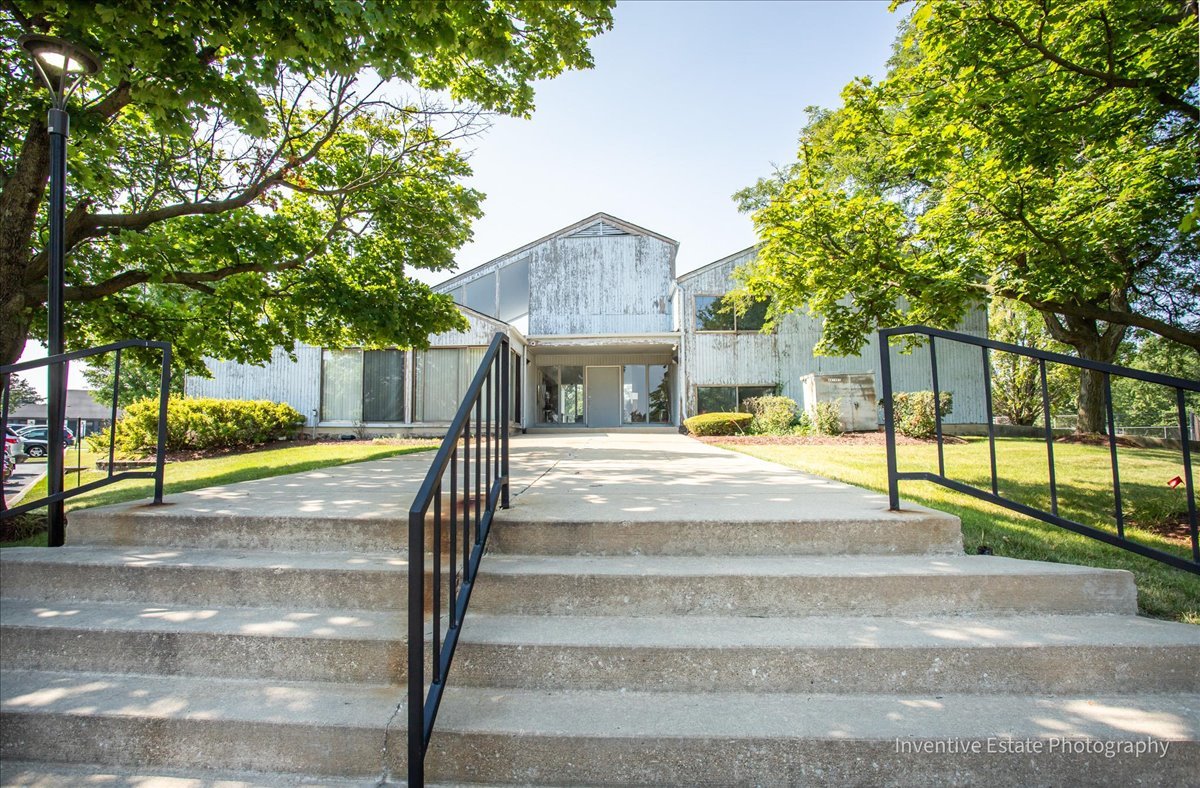 7 E Carriageway Drive #101, Hazel Crest, IL 60429