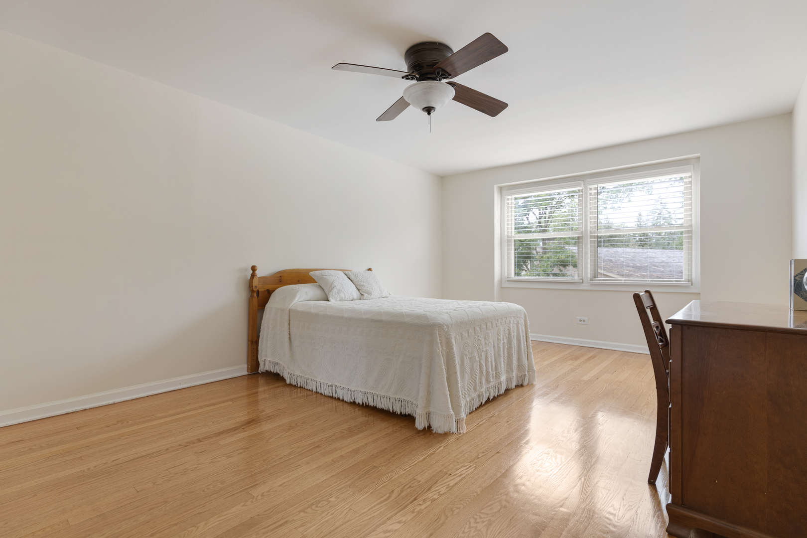 19W019 Avenue Barbizon, Oak Brook, IL 60523