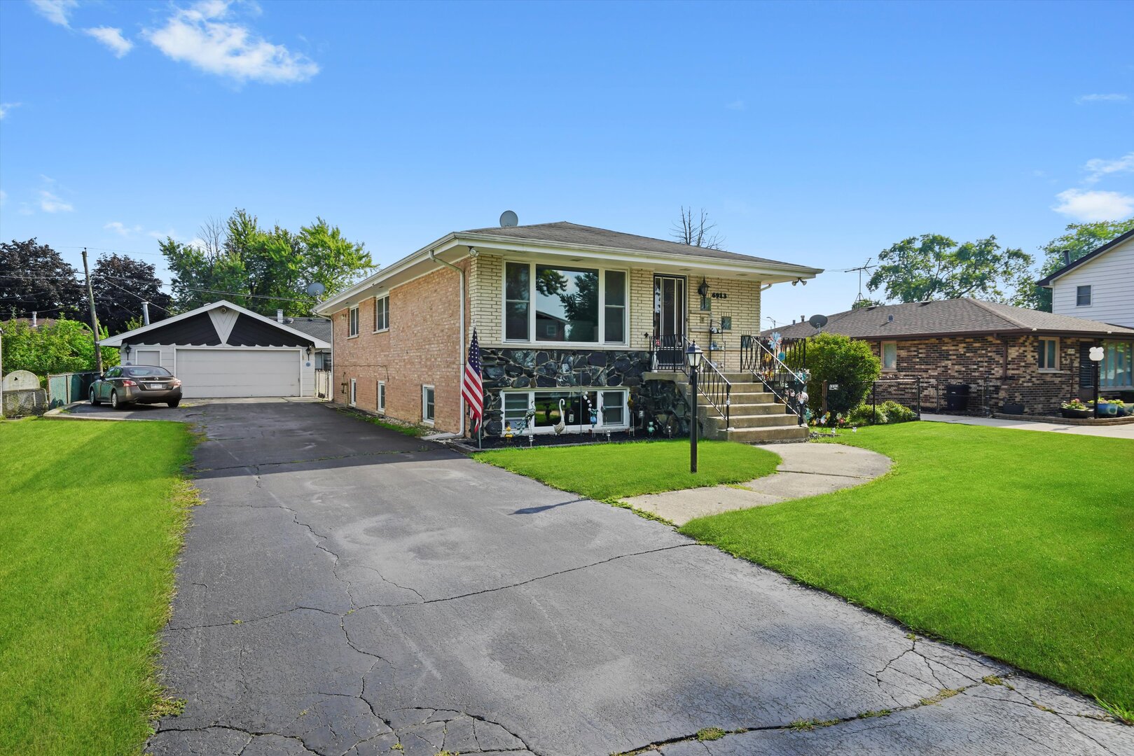 6913 97th Street, Chicago Ridge, IL 60415
