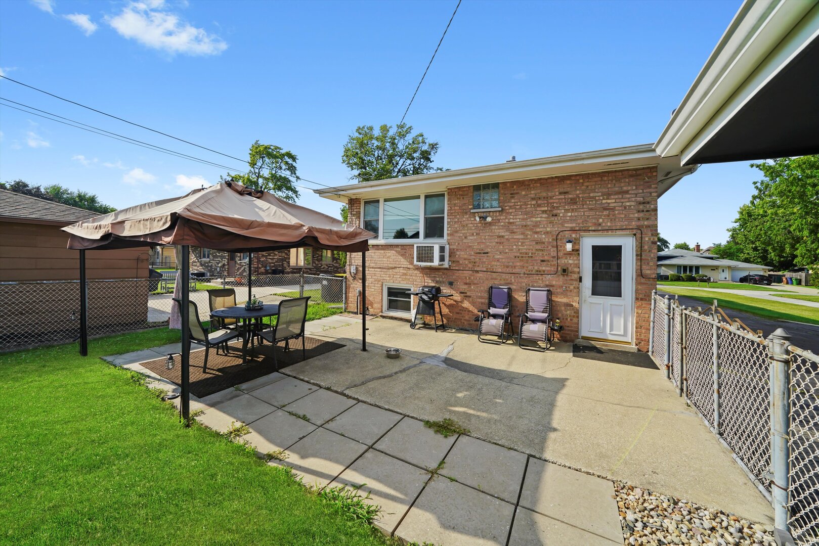 6913 97th Street, Chicago Ridge, IL 60415
