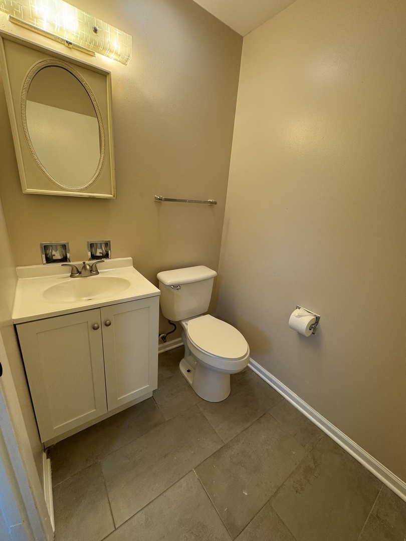 9283 Dee Road, Des Plaines, IL 60016