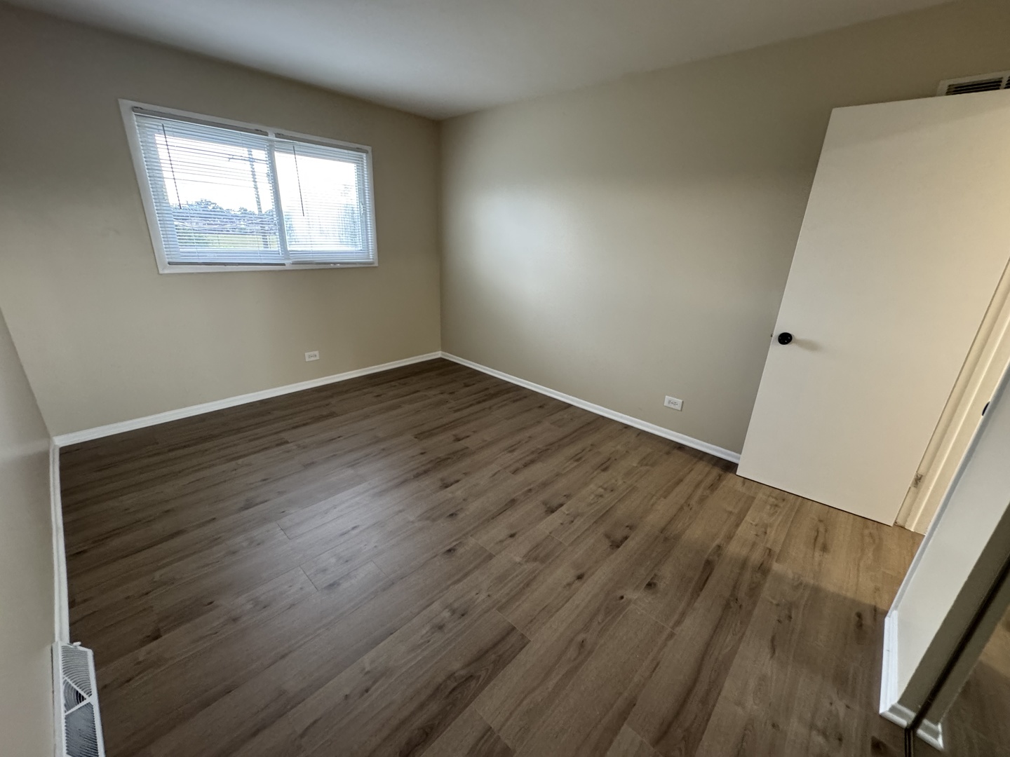 9283 Dee Road, Des Plaines, IL 60016
