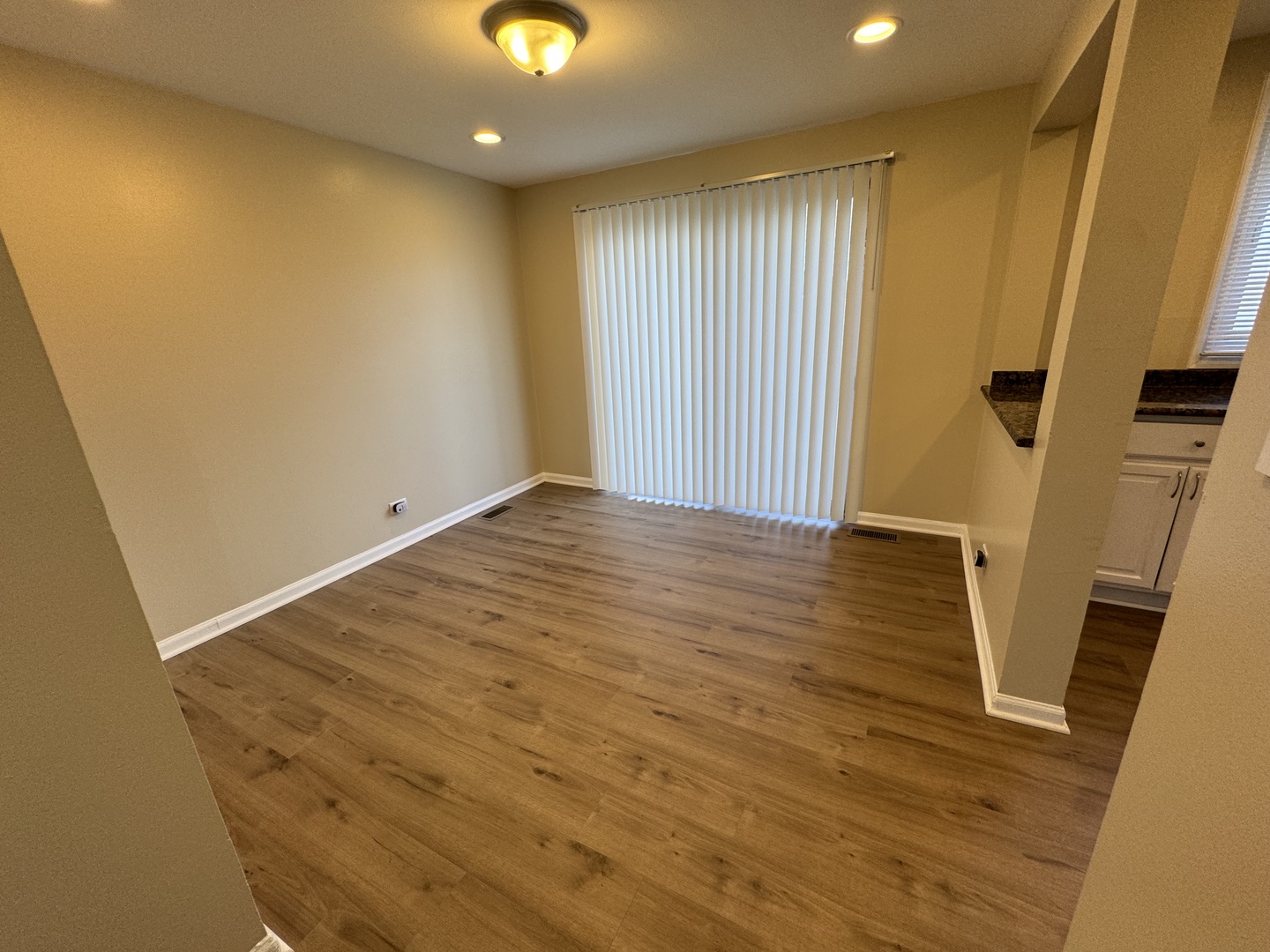 9283 Dee Road, Des Plaines, IL 60016