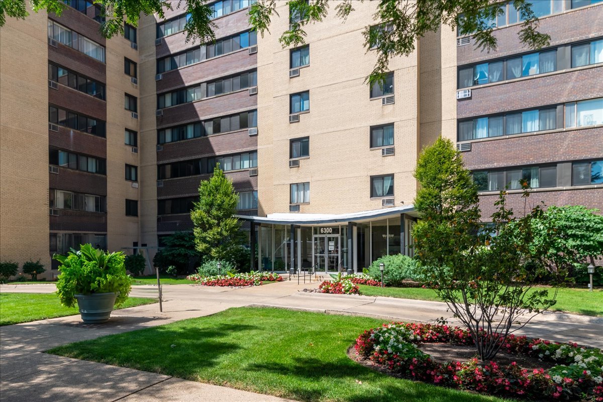 6300 N Sheridan Road #710, Chicago, IL 60660