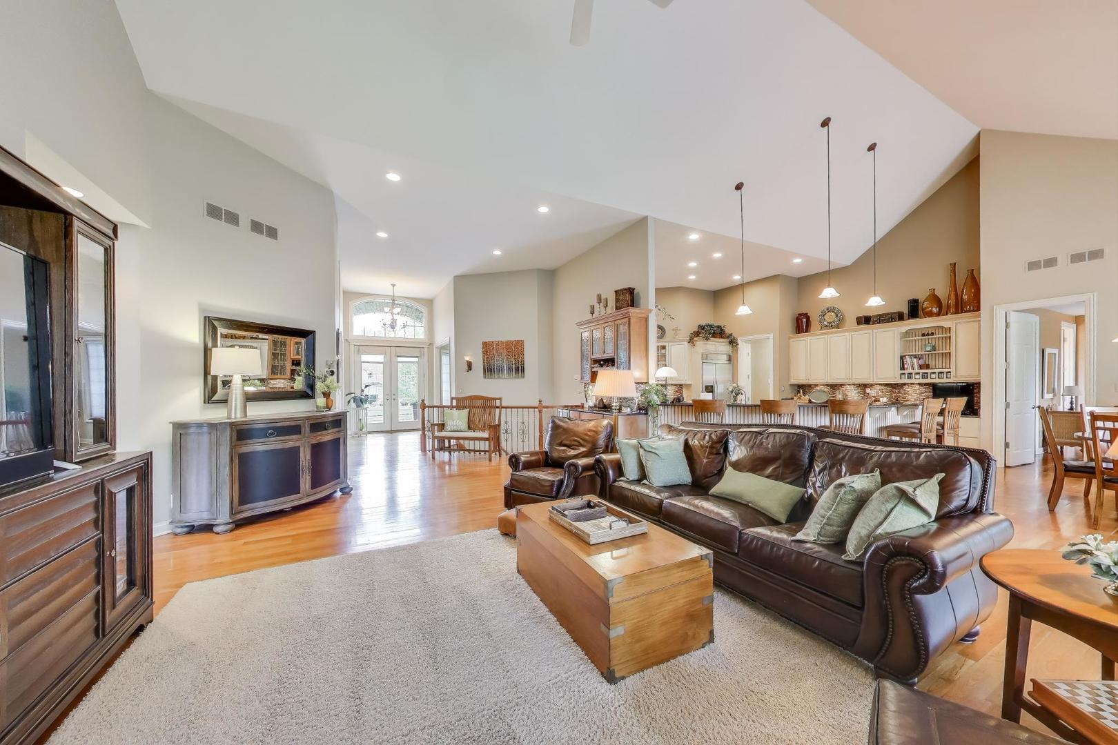 8132 Pickens Drive, Orland Park, IL 60462