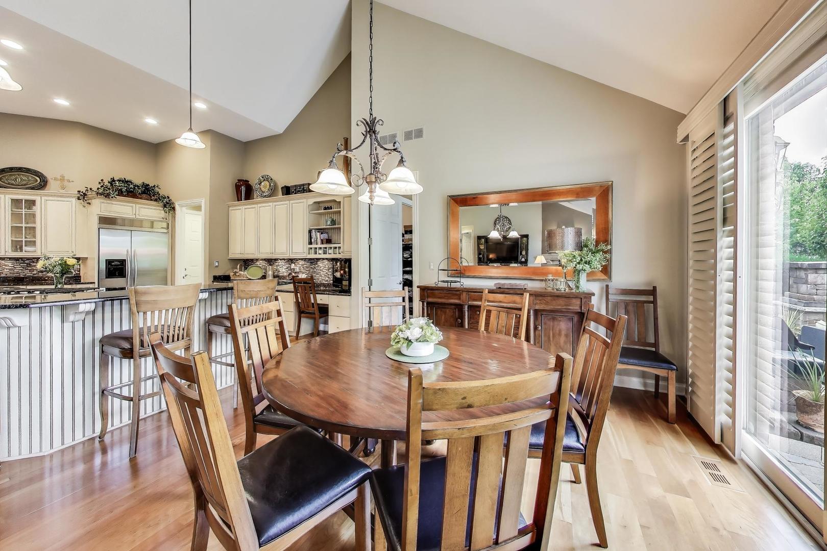 8132 Pickens Drive, Orland Park, IL 60462