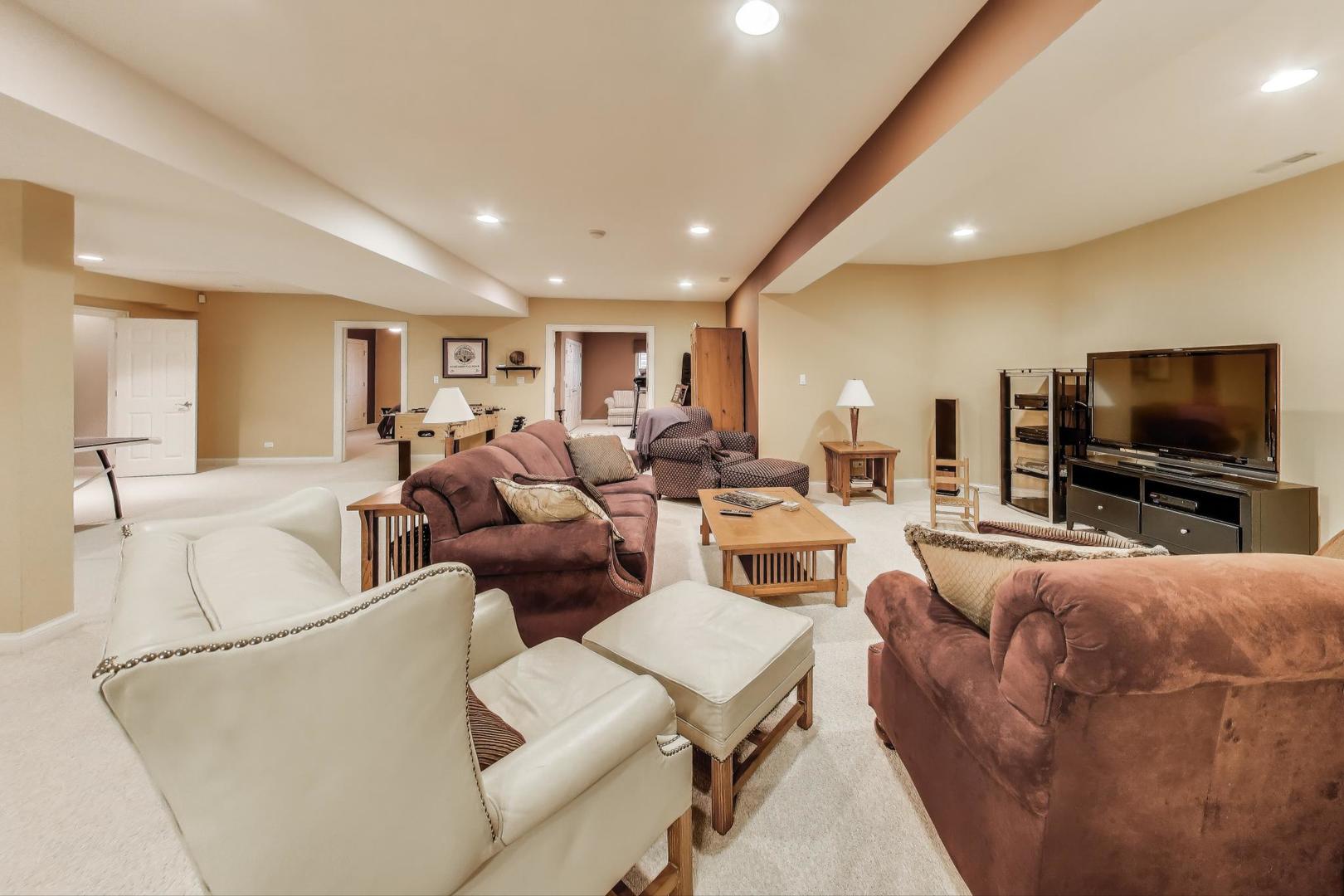 8132 Pickens Drive, Orland Park, IL 60462
