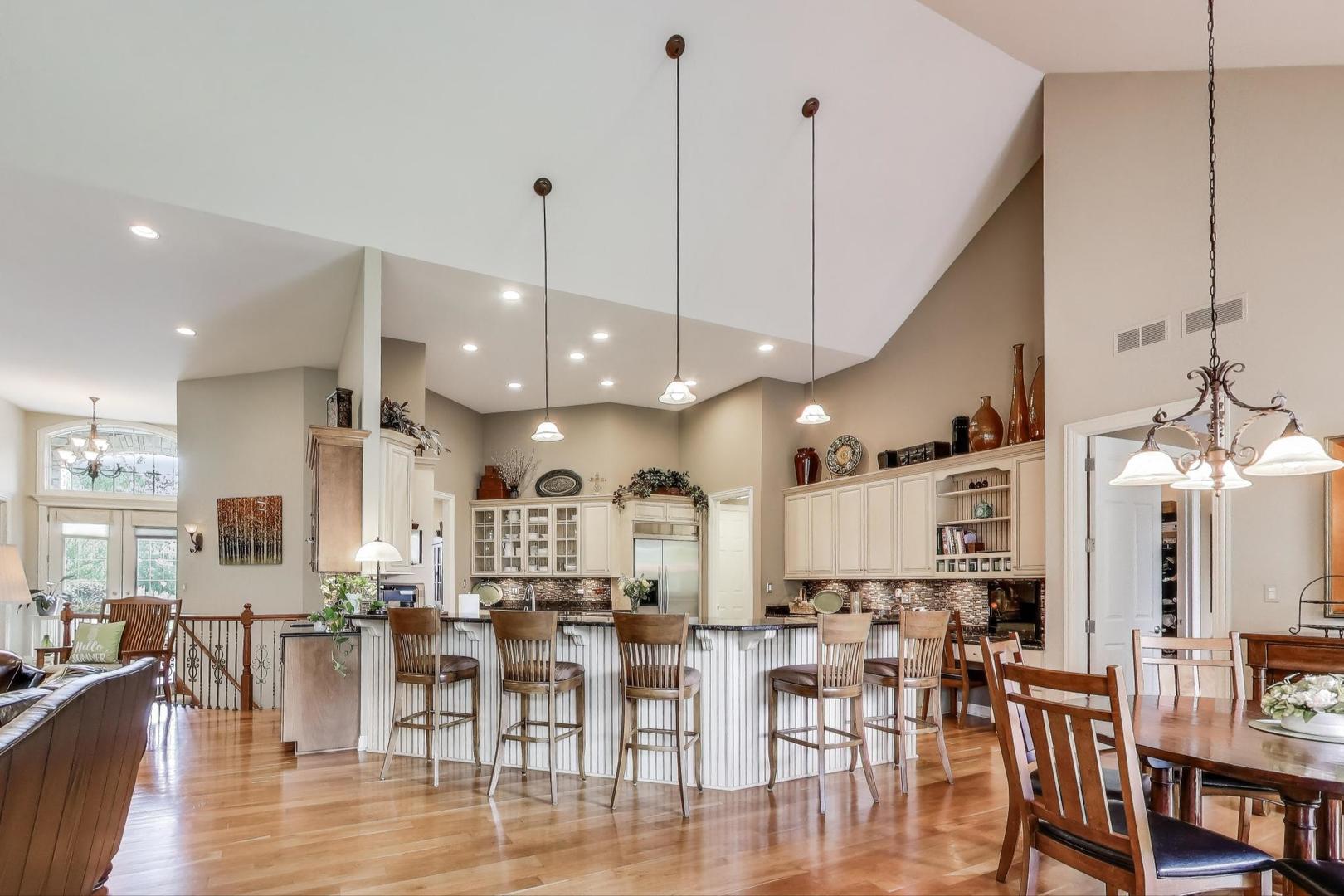 8132 Pickens Drive, Orland Park, IL 60462