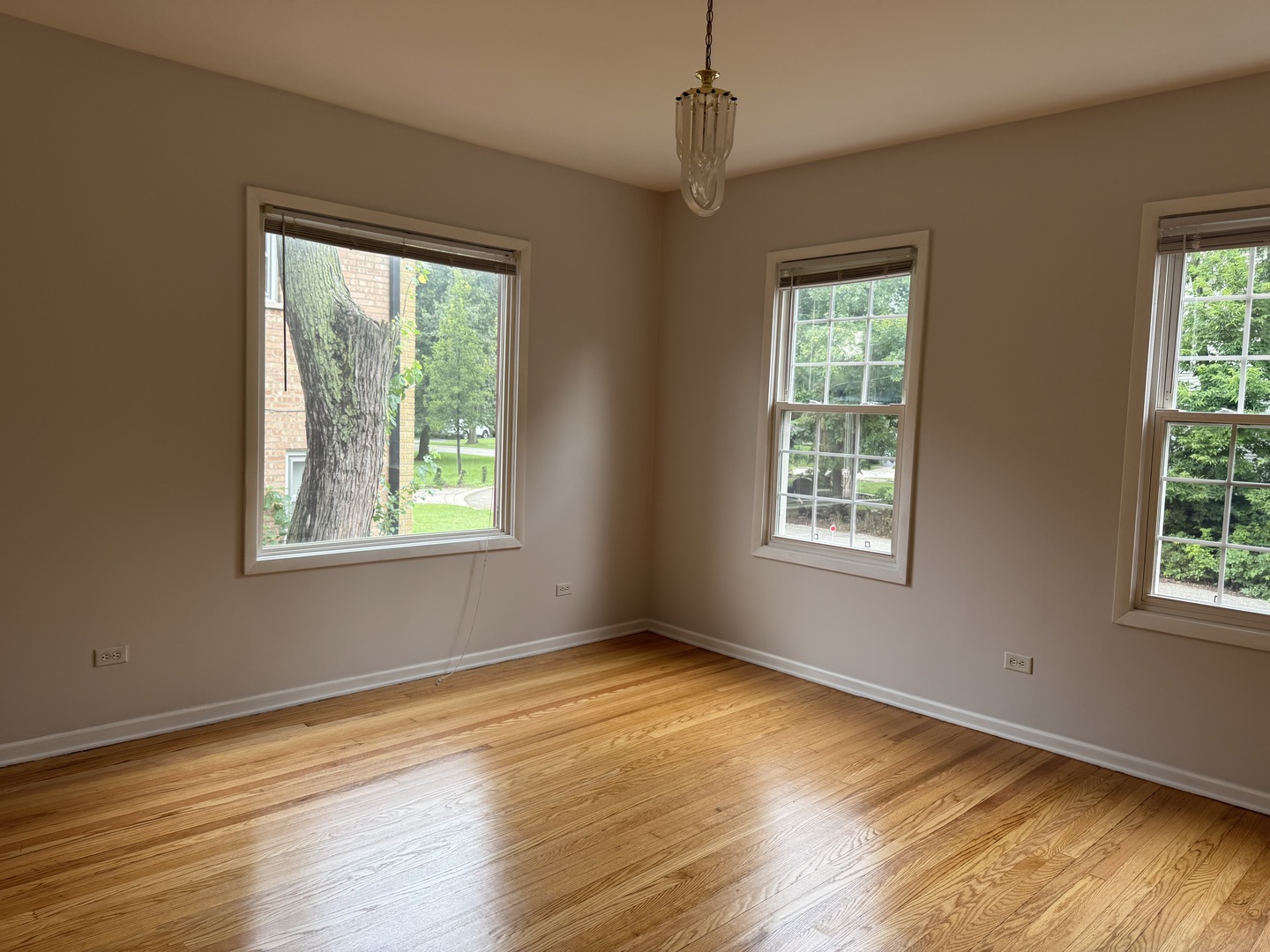 11 Lafayette Road #1, Riverside, IL 60546