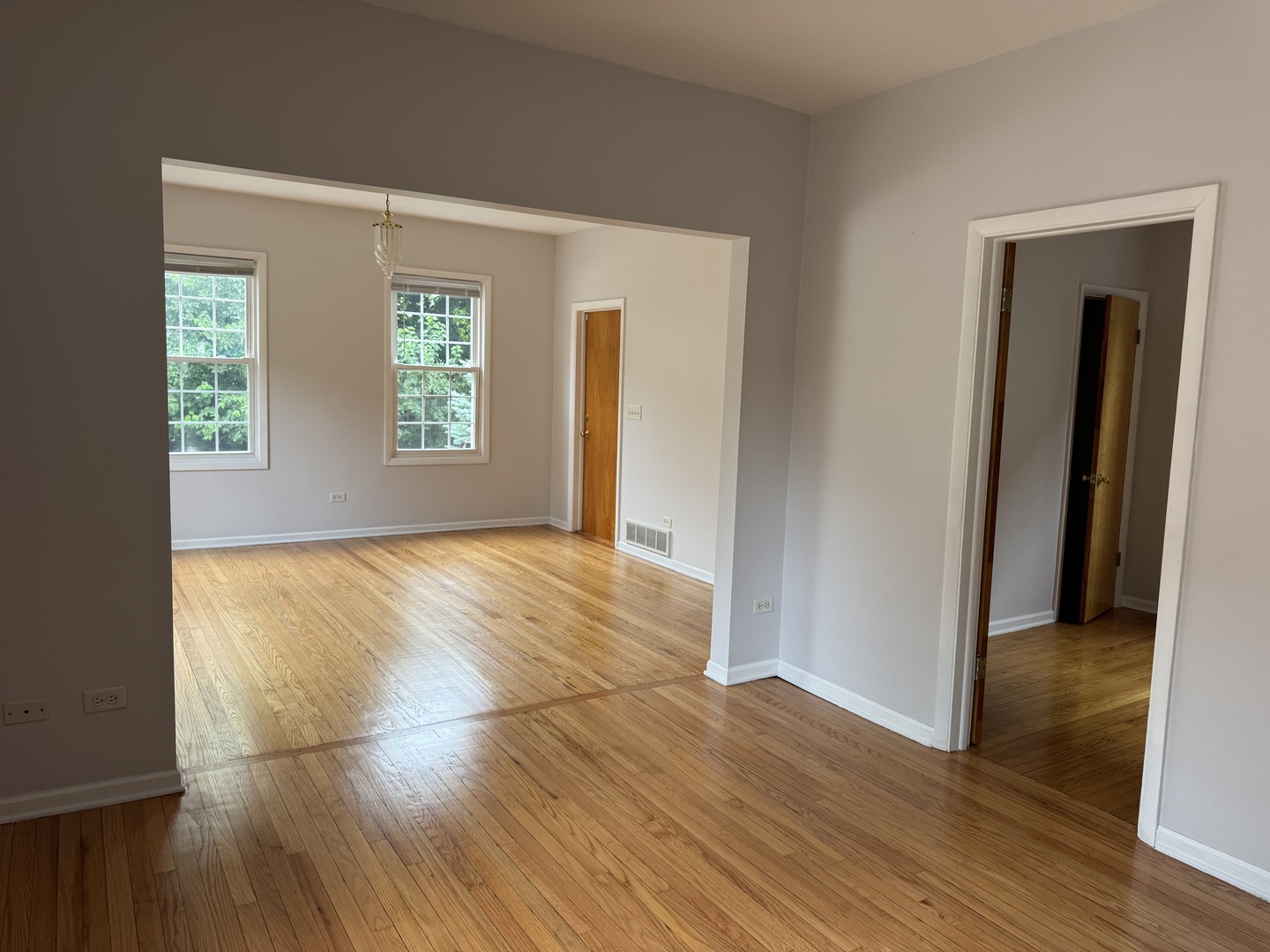 11 Lafayette Road #1, Riverside, IL 60546