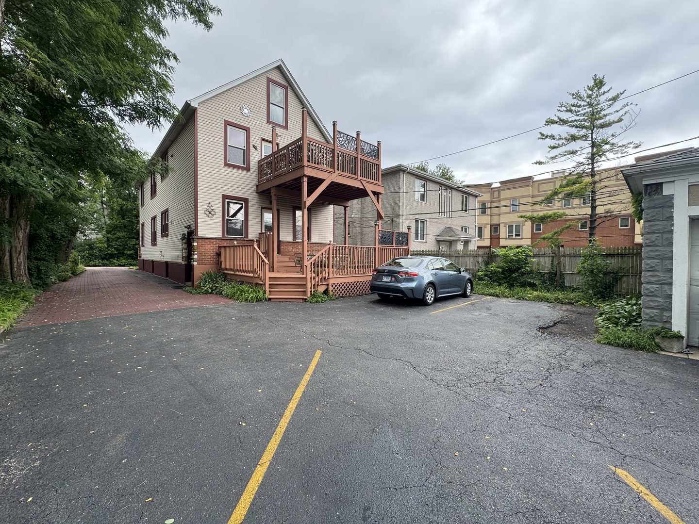 11 Lafayette Road #1, Riverside, IL 60546