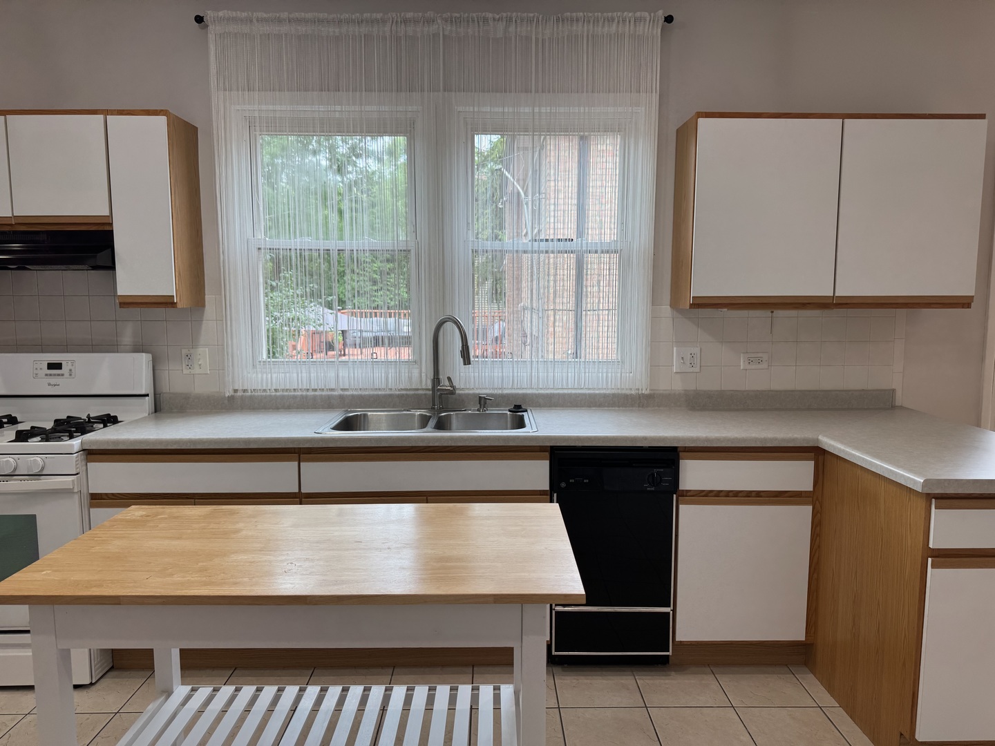 11 Lafayette Road #1, Riverside, IL 60546