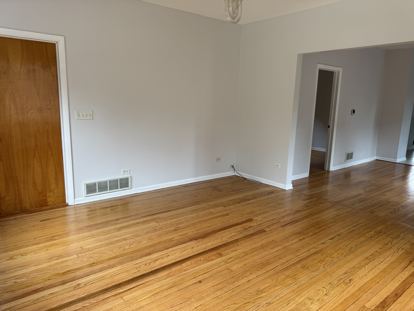11 Lafayette Road #1, Riverside, IL 60546
