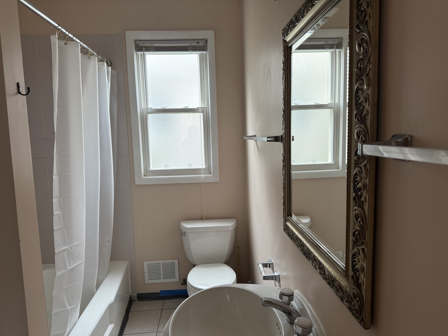 11 Lafayette Road #1, Riverside, IL 60546