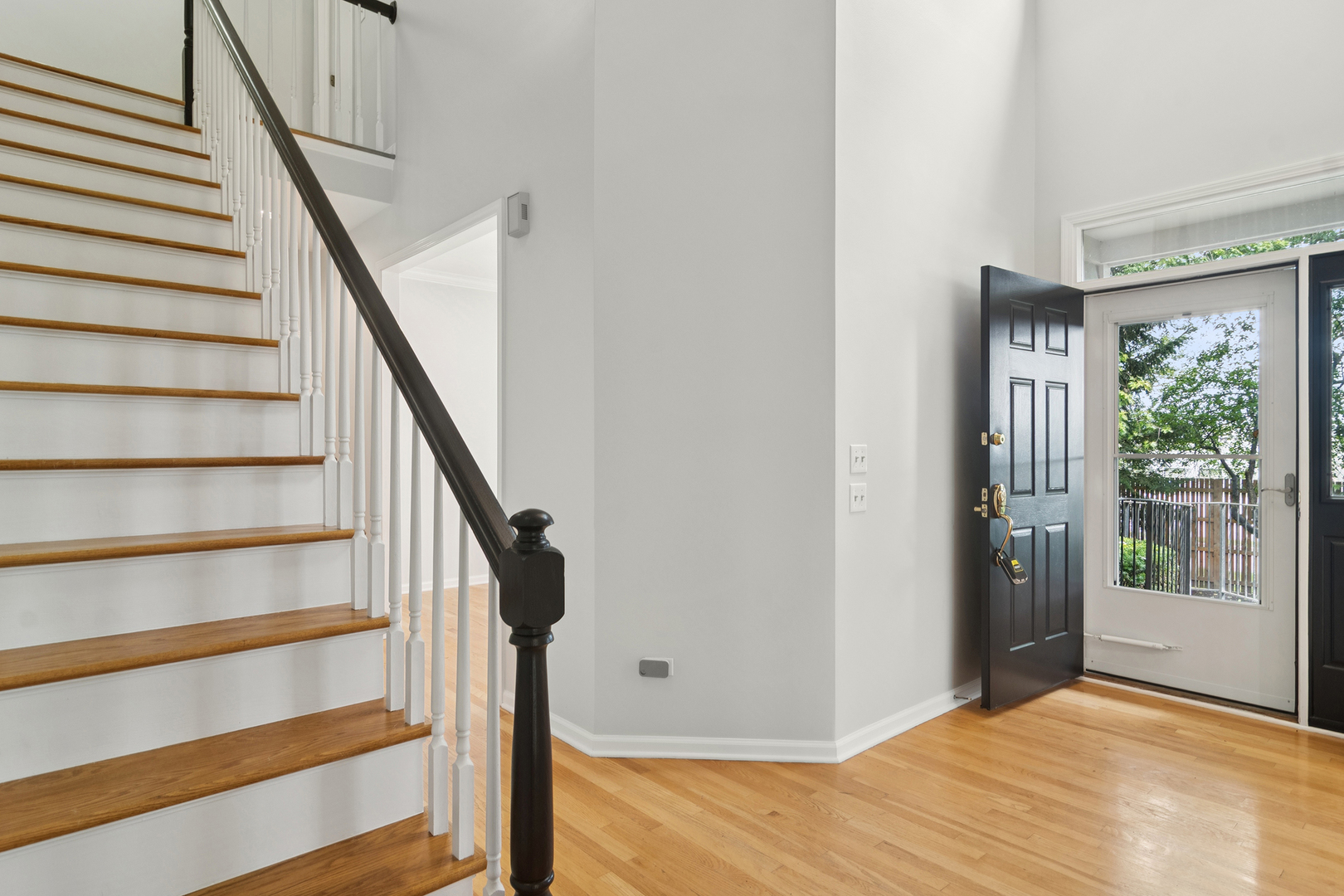 2040 Trent Court #2040, Glenview, IL 60026