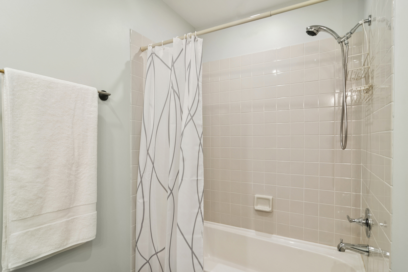 2040 Trent Court #2040, Glenview, IL 60026
