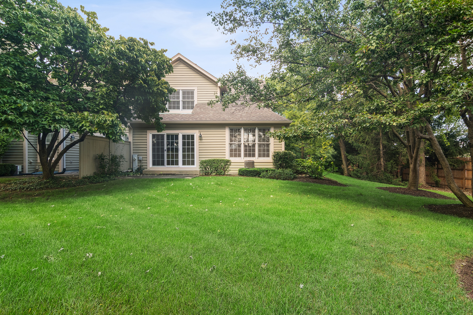 2040 Trent Court #2040, Glenview, IL 60026