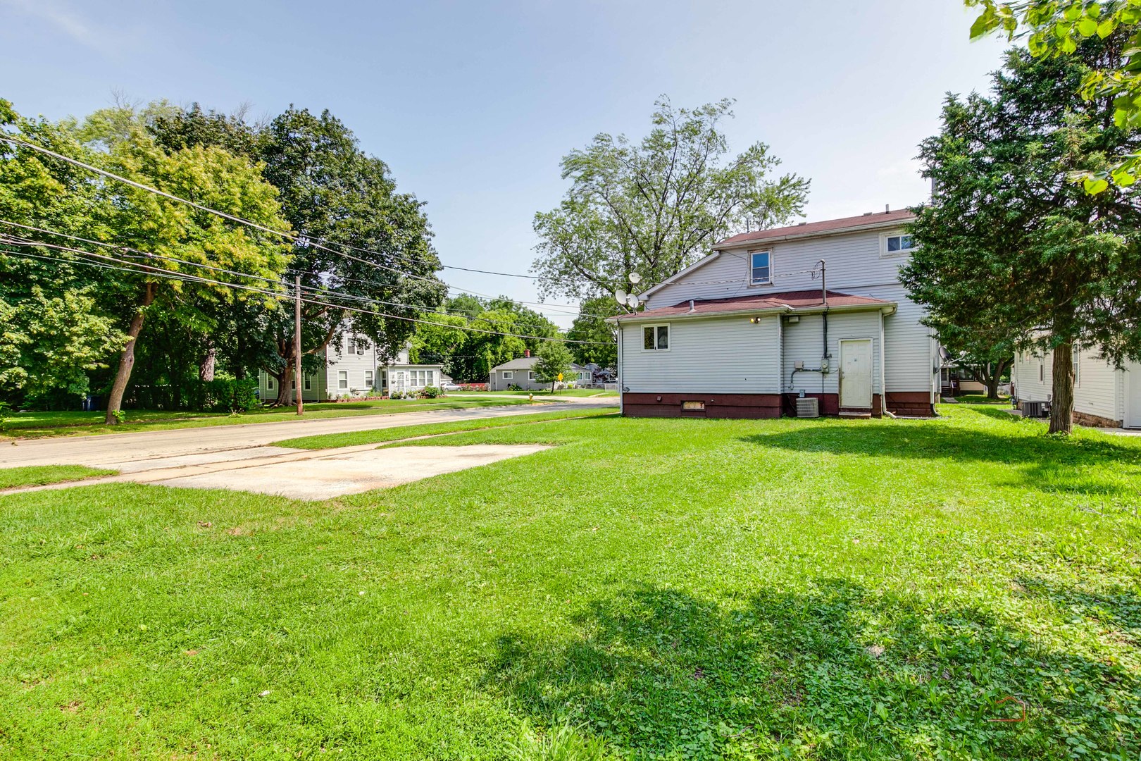 304 Powell Avenue, Waukegan, IL 60085