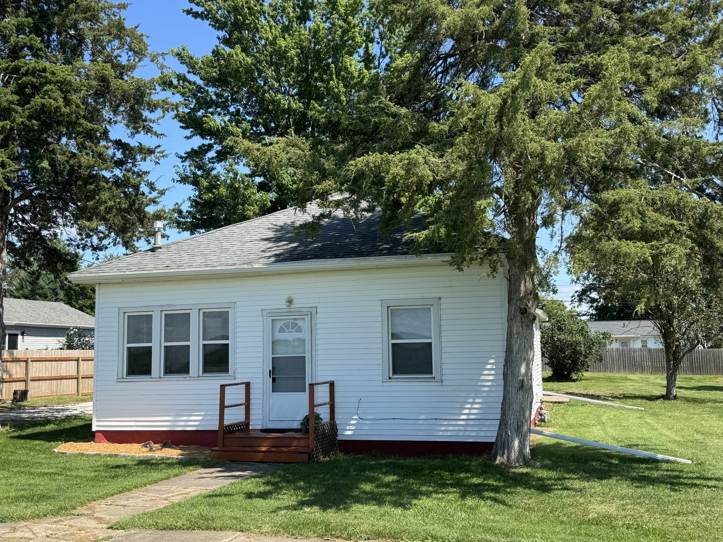 306 S 4th Street, Cherry, IL 61317