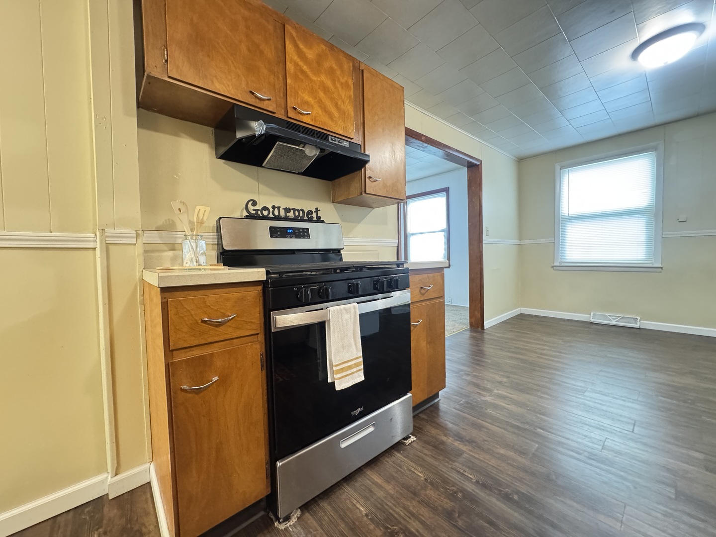 306 S 4th Street, Cherry, IL 61317