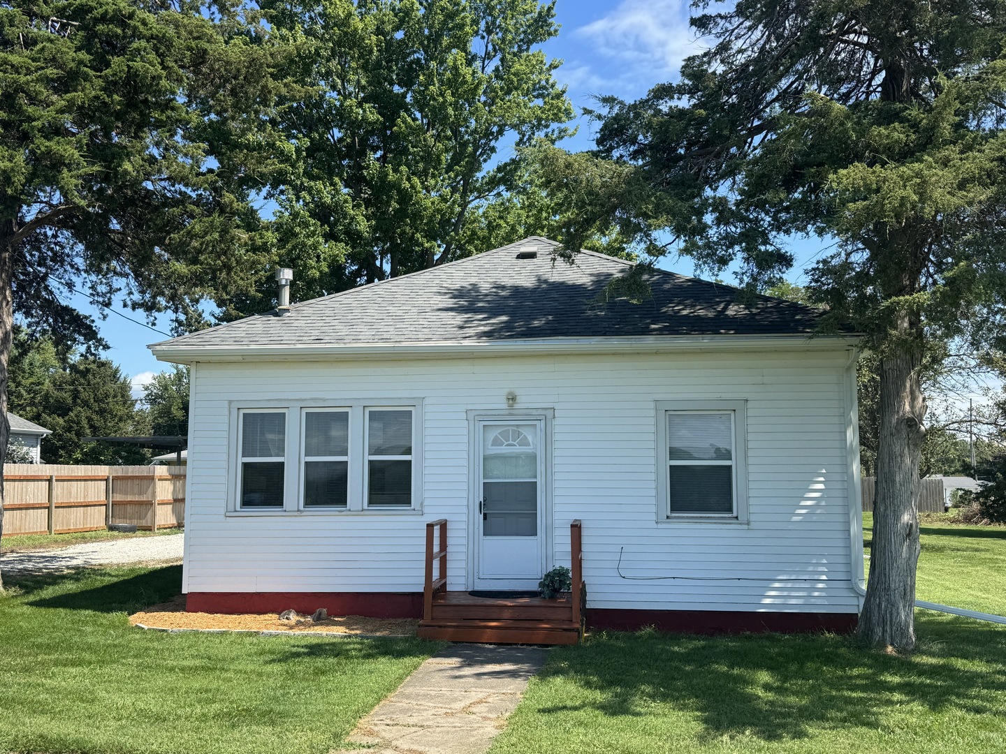 306 S 4th Street, Cherry, IL 61317