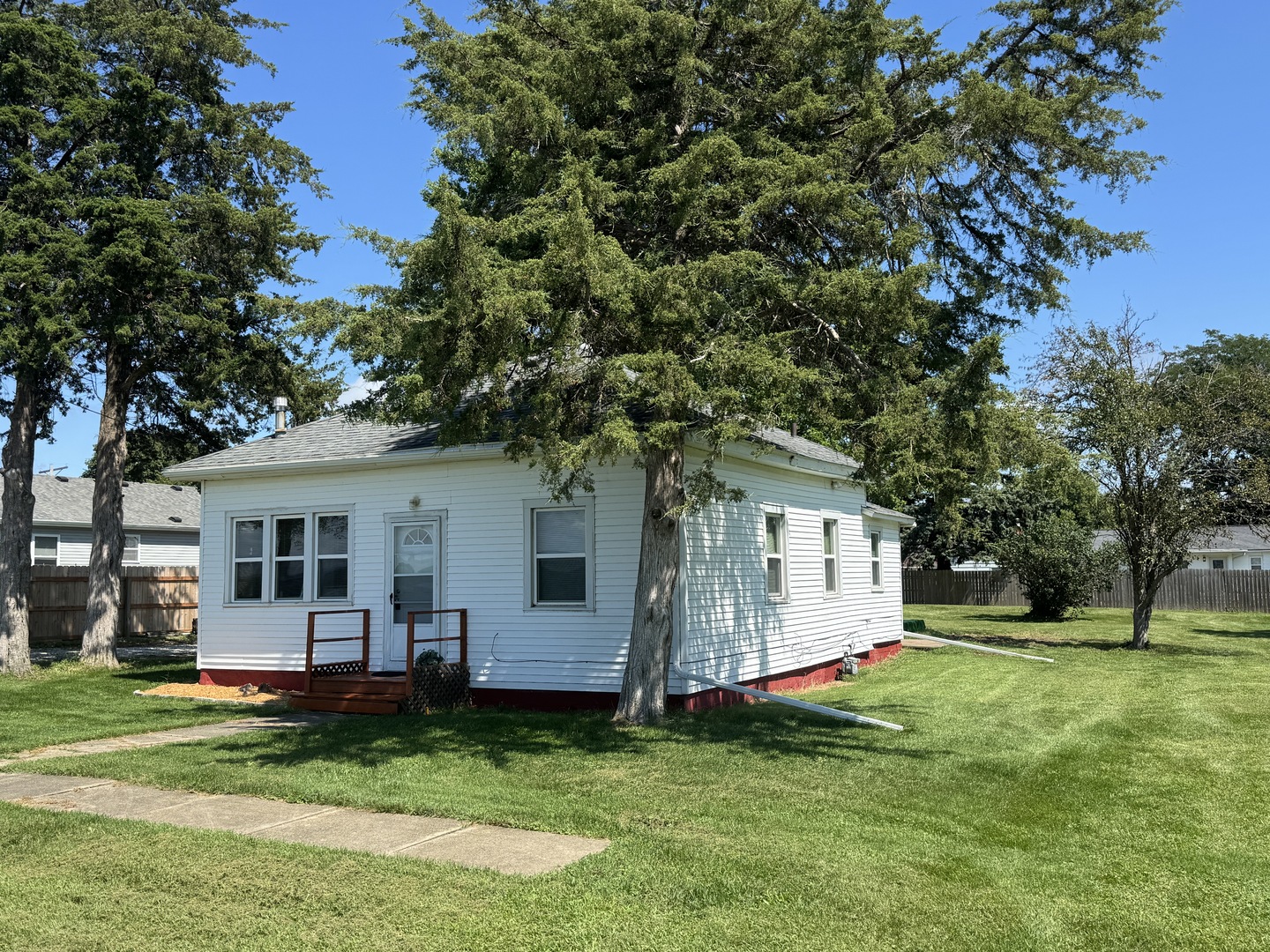 306 S 4th Street, Cherry, IL 61317