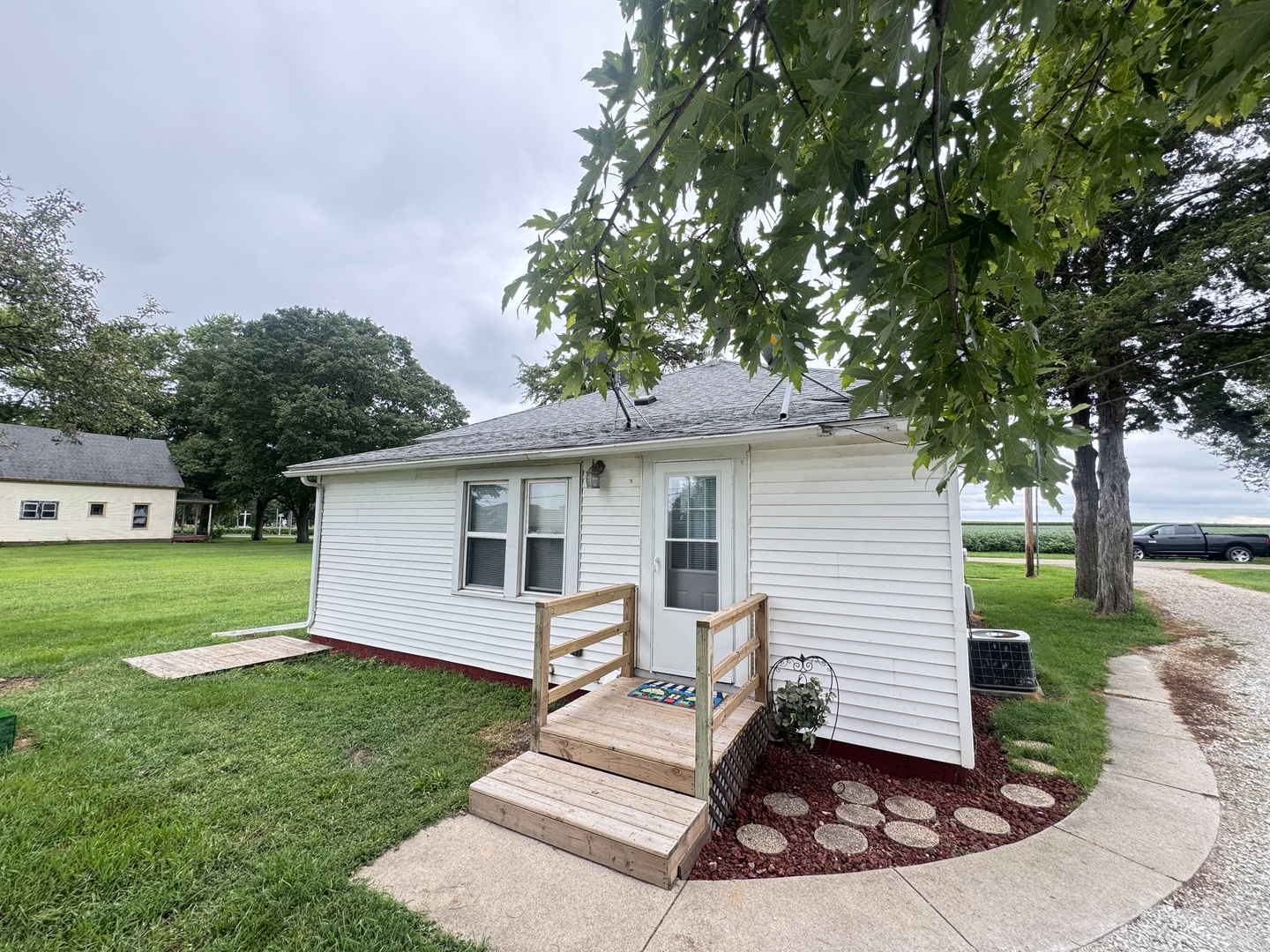306 S 4th Street, Cherry, IL 61317