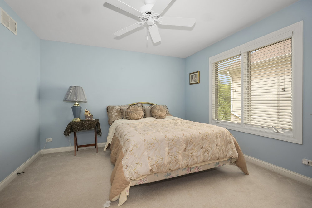 3592 Scottsdale Circle, Naperville, IL 60564